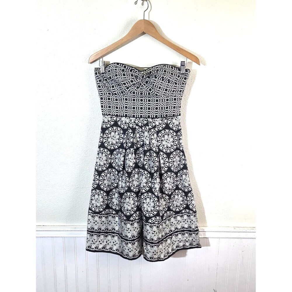 White House Black Market 100% Silk Strapless Dress Size 0 Black White Paisley